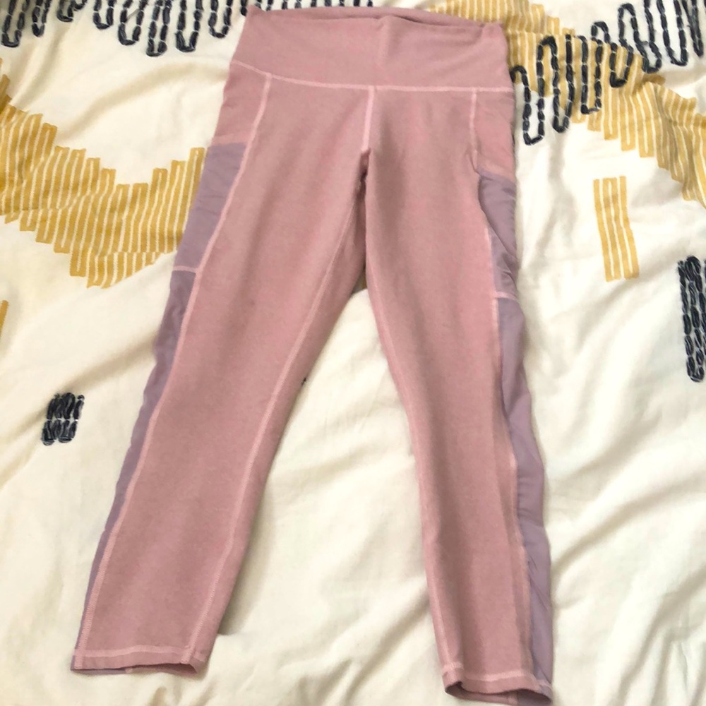 Pink fabletics 7/8 leggings with pockets